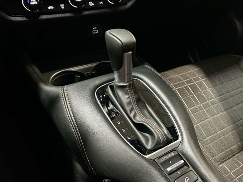 Used 2025 Honda HR-V Sport image 16