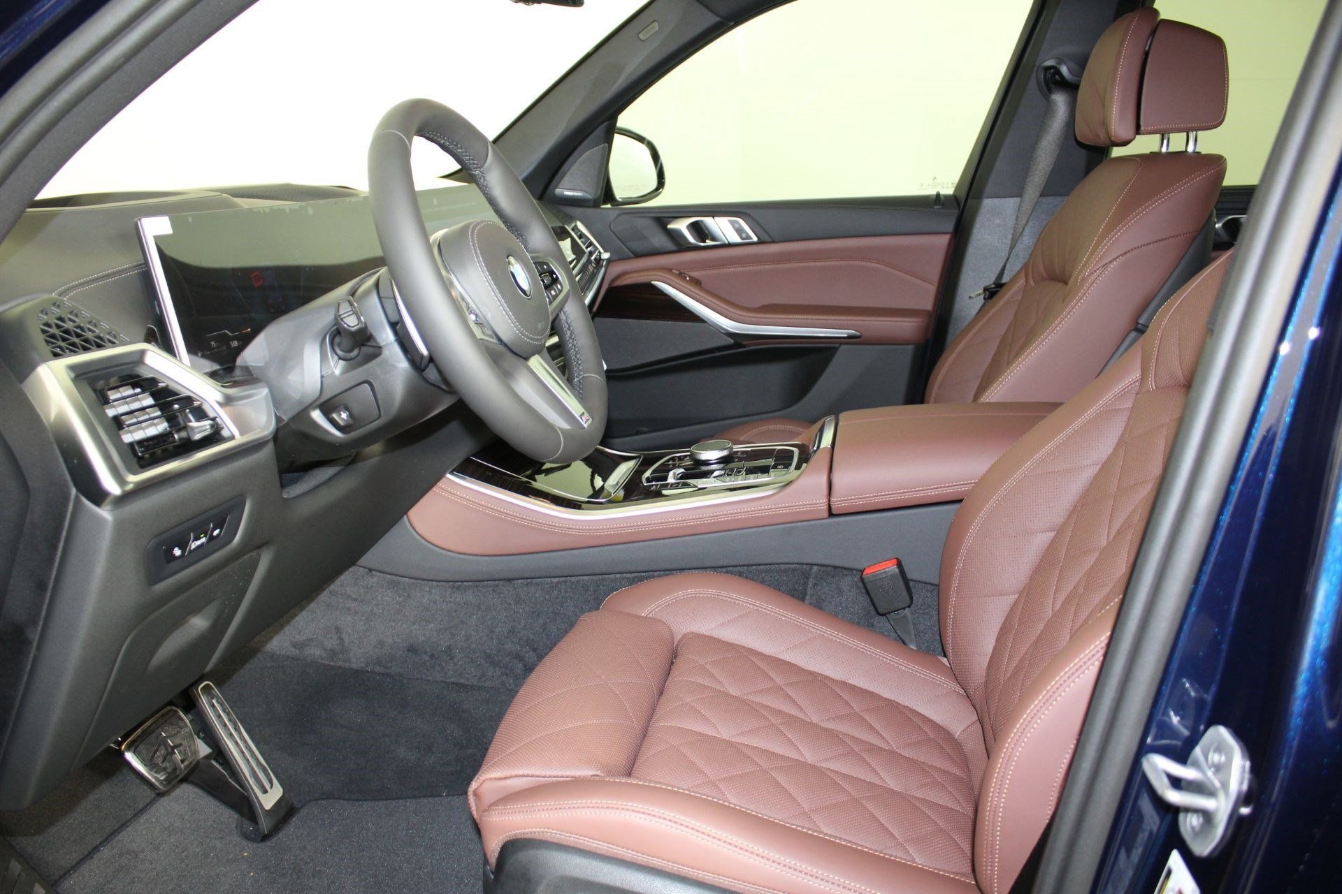 Used 2026 BMW X5 sDrive40i w/ M Sport Package RWD image 24