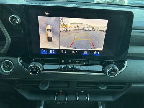 Certified 2023 Chevrolet Colorado Trail Boss w/ Technology Package image 30