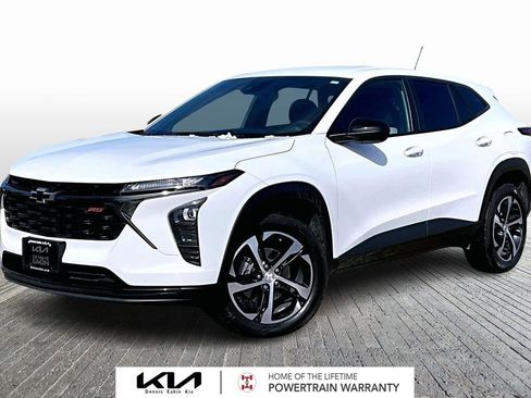 Used 2024 Chevrolet Trax RS image 1