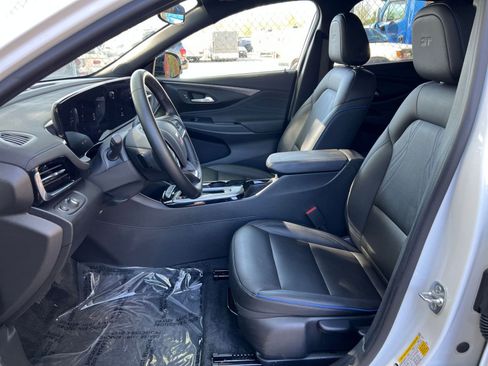 Used 2025 Buick Envista Sport Touring FWD image 25