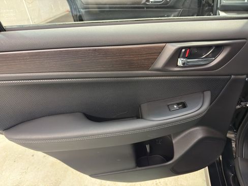 Used 2016 Subaru Legacy 3.6R Limited image 27