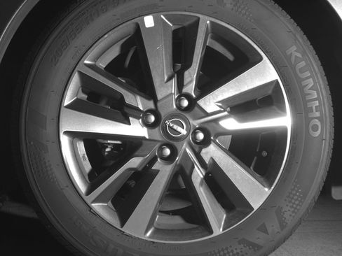 Used 2025 Nissan Versa SV image 12