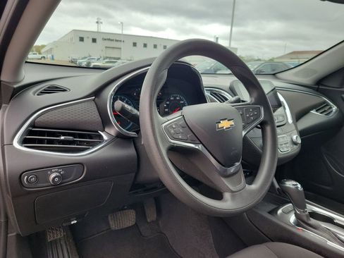 Used 2020 Chevrolet Malibu LT FWD image 18