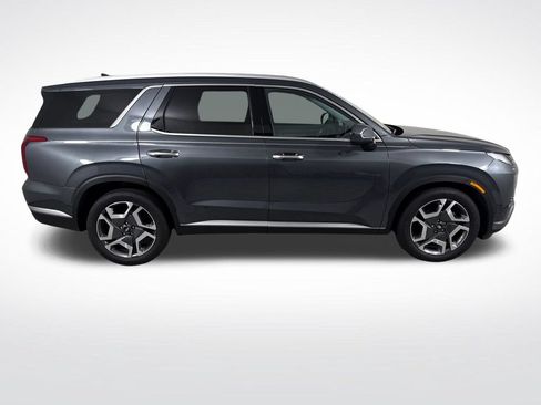 Used 2025 Hyundai Palisade SEL FWD image 2