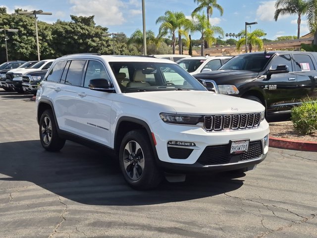 Used 2023 Jeep Grand Cherokee 4WD 4xe image 3