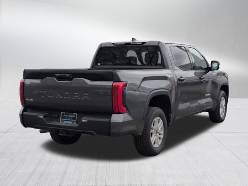 Used 2022 Toyota Tundra SR5 w/ SR5 Convenience Package image 6