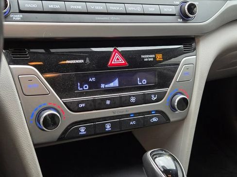 Used 2017 Hyundai Elantra SE w/ SE A/T Tech Package 03 FWD image 22