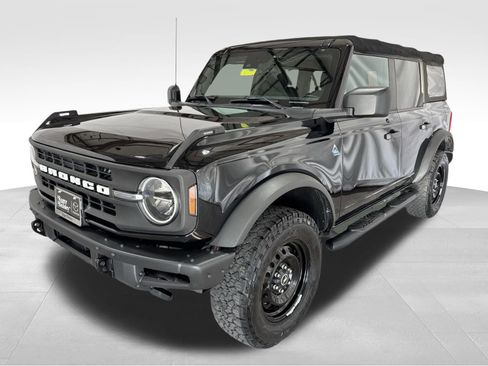 Used 2022 Ford Bronco Black Diamond image 1
