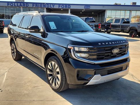 New 2025 Ford Expedition Max Platinum w/ Driver's Package image 4