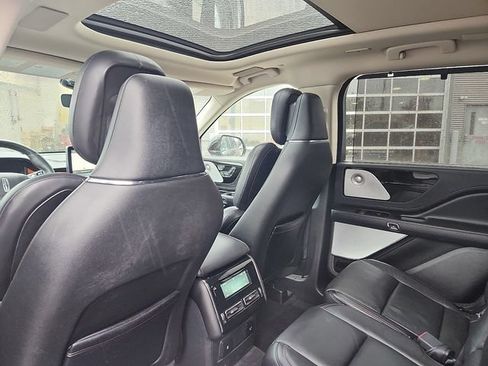 Used 2020 Lincoln Aviator Reserve w/ Equipment Group 202A AWD/4WD image 24