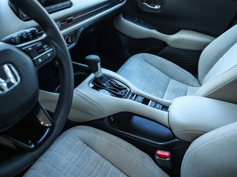 Used 2025 Honda HR-V LX image 24