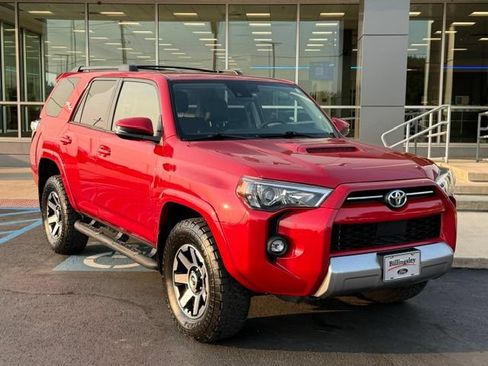 Used 2021 Toyota 4Runner TRD Off-Road Premium w/ Moonroof Package AWD/4WD image 2