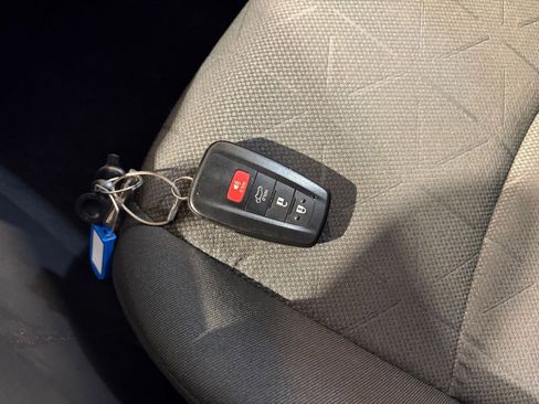 Used 2025 Toyota RAV4 XLE image 23