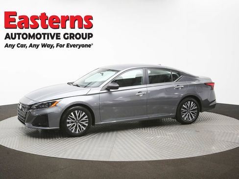Used 2025 Nissan Altima 2.5 SV image 57