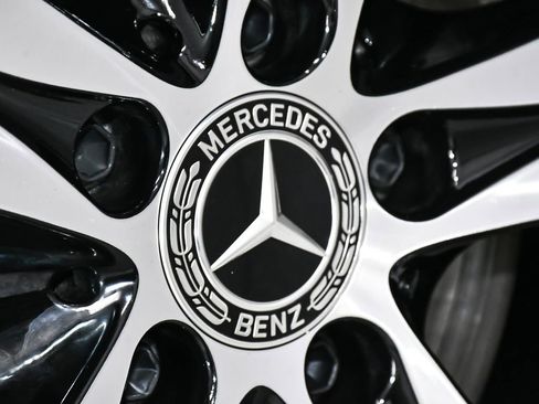 Used 2025 Mercedes-Benz C 300 4MATIC Sedan image 76