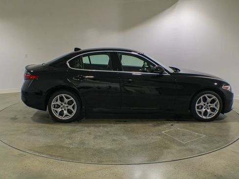 Used 2020 Alfa Romeo Giulia Ti AWD/4WD image 6