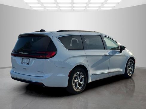 Certified 2023 Chrysler Pacifica Limited FWD image 7