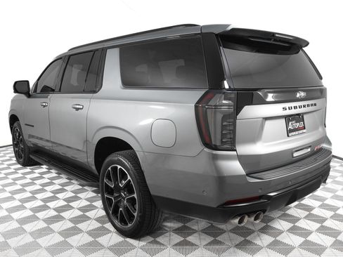 Used 2025 Chevrolet Suburban RST w/ Comfort Package RWD image 6