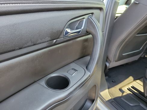 Used 2017 Chevrolet Traverse LT image 13