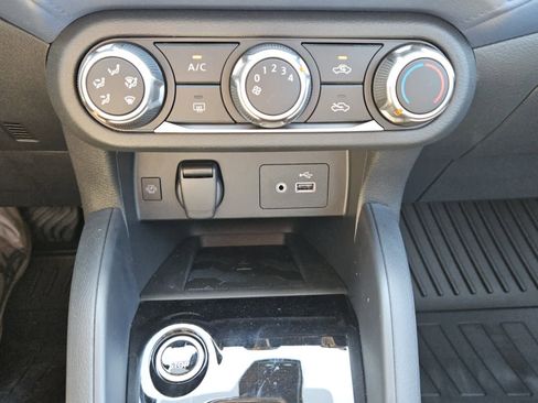 New 2025 Nissan Versa SV w/ Trunk Package FWD image 10