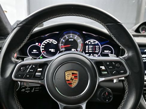 Used 2020 Porsche Panamera GTS image 6