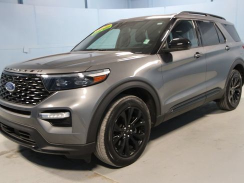 Used 2024 Ford Explorer ST-Line w/ Class IV Trailer Tow Package AWD/4WD image 32