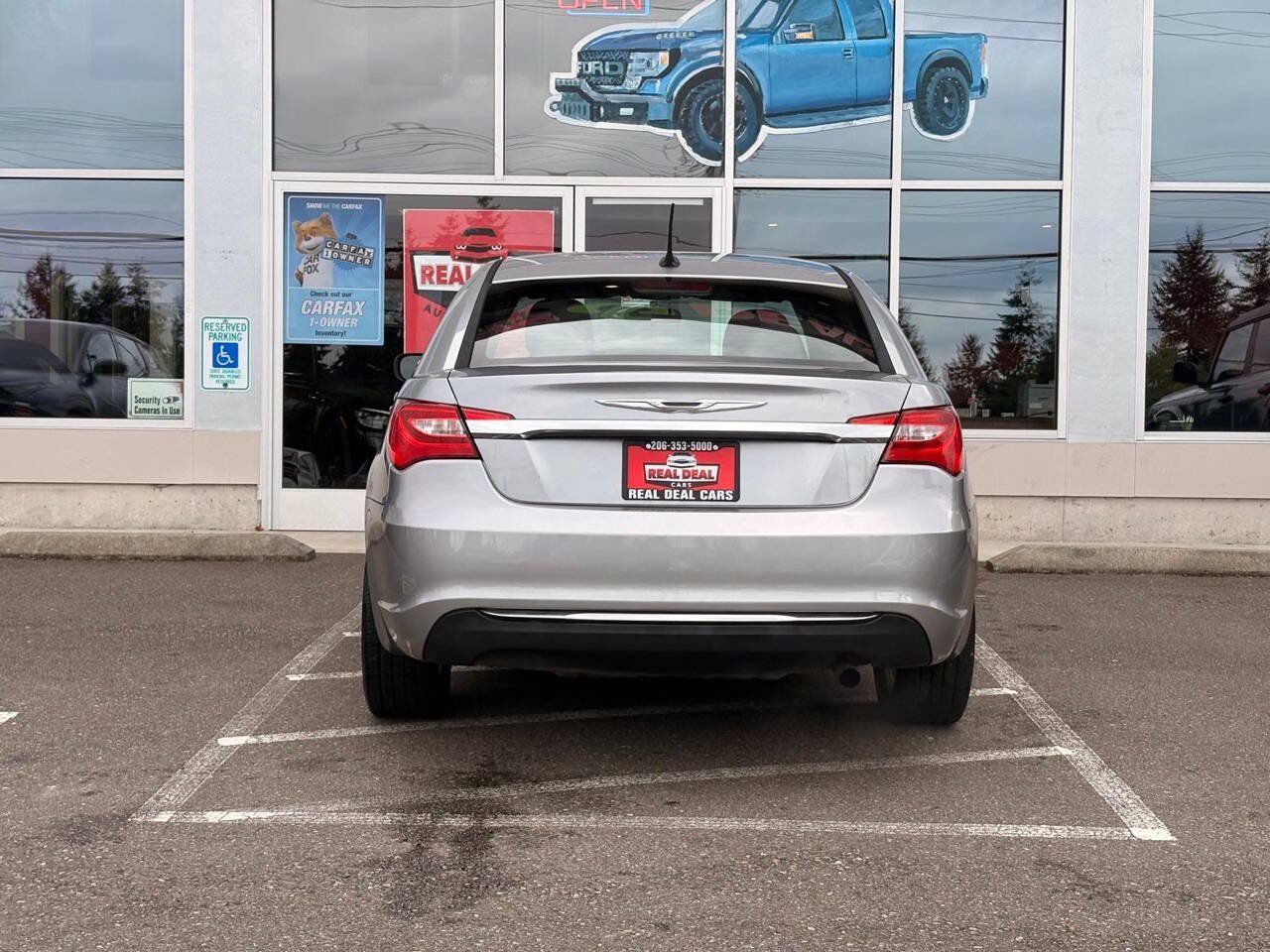 Used 2013 Chrysler 200 Touring FWD image 5