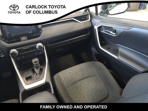 Used 2022 Toyota RAV4 XLE w/ Convenience Package image 18