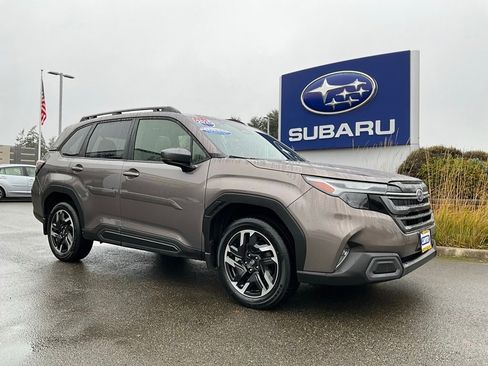 Certified 2025 Subaru Forester Limited image 2