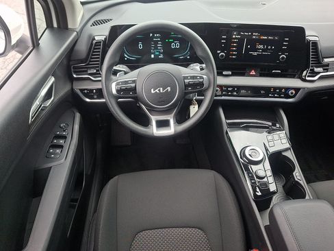 Used 2025 Kia Sportage LX AWD/4WD image 11