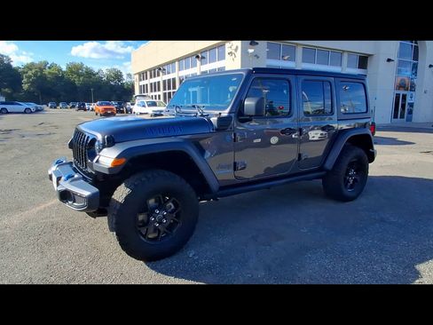 Used 2024 Jeep Wrangler Unlimited AWD/4WD image 4