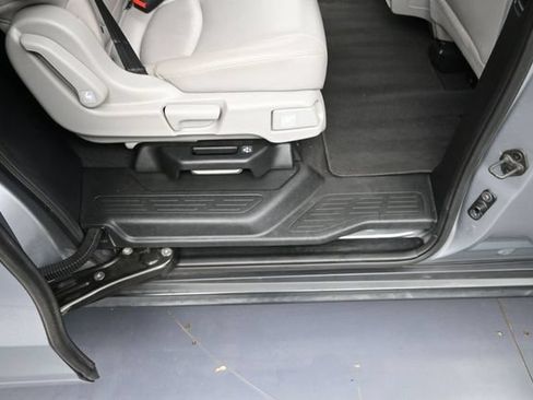 Used 2019 Honda Odyssey EX-L image 12