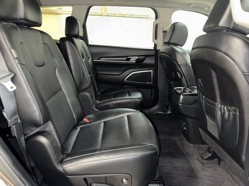Used 2025 Kia Telluride S AWD/4WD image 22