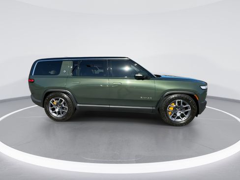 Used 2024 Rivian R1S Adventure image 9