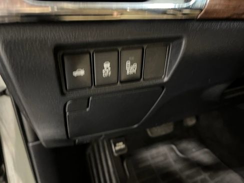 Used 2013 Toyota Avalon XLE Touring image 17