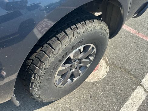 Used 2016 Nissan Frontier Desert Runner image 9