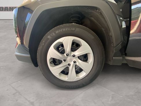 Used 2025 Toyota RAV4 LE AWD/4WD image 9