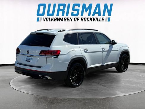 Used 2023 Volkswagen Atlas SE w/ Panoramic Sunroof Package FWD image 6