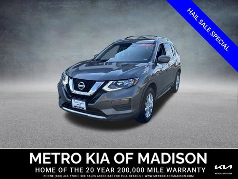Used 2017 Nissan Rogue SV AWD/4WD image 1