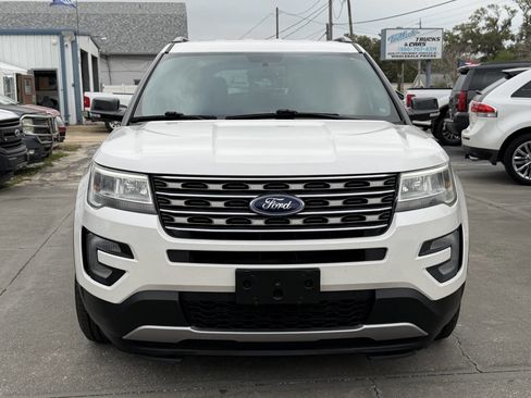 Used 2017 Ford Explorer XLT w/ Equipment Group 201A image 3