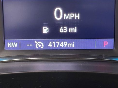 Used 2023 Chevrolet Traverse LT image 16