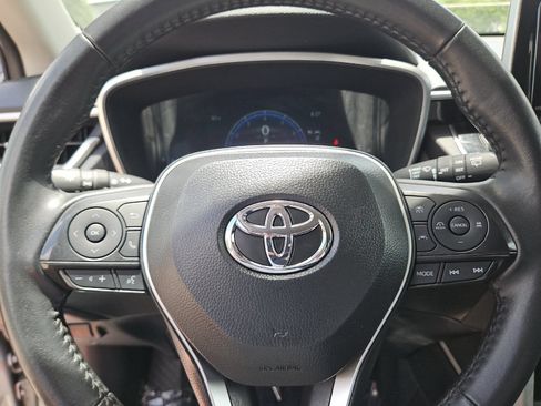 Used 2025 Toyota Corolla Cross XLE FWD image 21