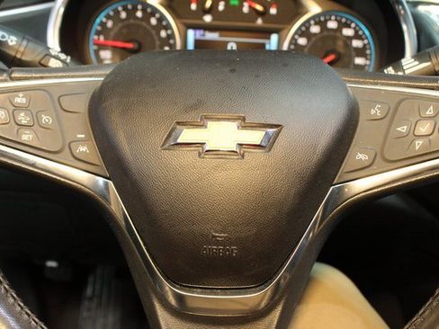 Used 2018 Chevrolet Malibu LT image 19