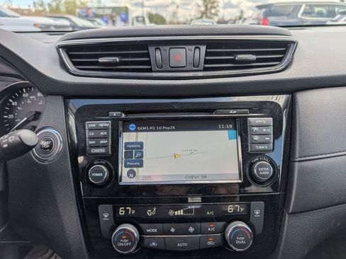 Used 2017 Nissan Rogue SV w/ SV Premium Package AWD/4WD image 14
