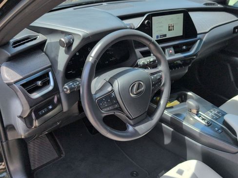 Used 2025 Lexus UX 300h FWD w/ Accessory Package (Z1) image 7
