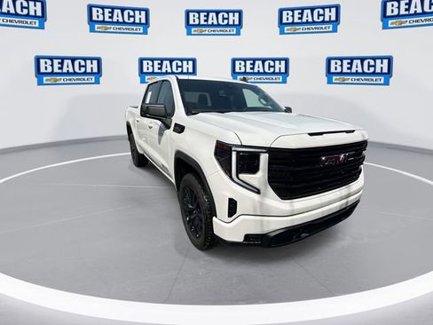 Used 2024 GMC Sierra 1500 Elevation AWD/4WD image 2