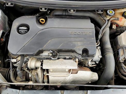 Used 2018 Chevrolet Cruze LT w/ Convenience Package image 25