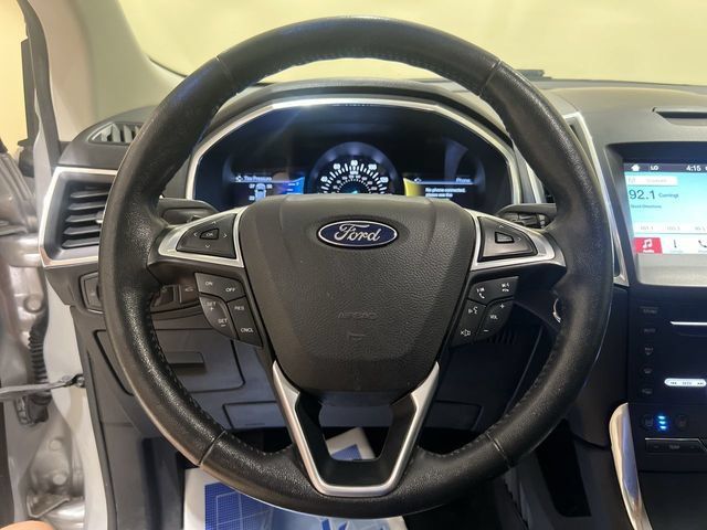 Used 2016 Ford Edge Titanium w/ Equipment Group 301A FWD image 10