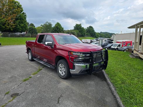 Used 2021 Chevrolet Silverado 1500 LT w/ Bed Protection Package AWD/4WD image 2